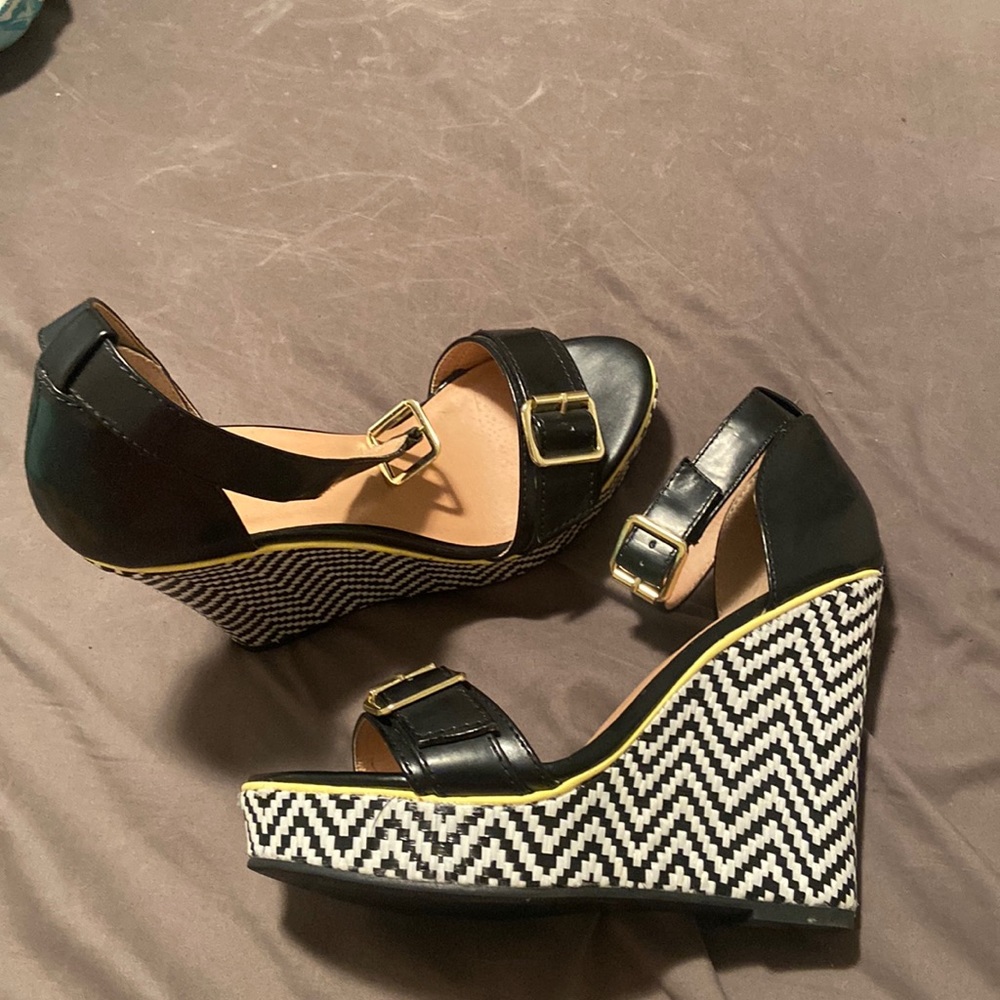 JustFab Kingston Black and White Chevron Raffia Ankle Strap Wedges